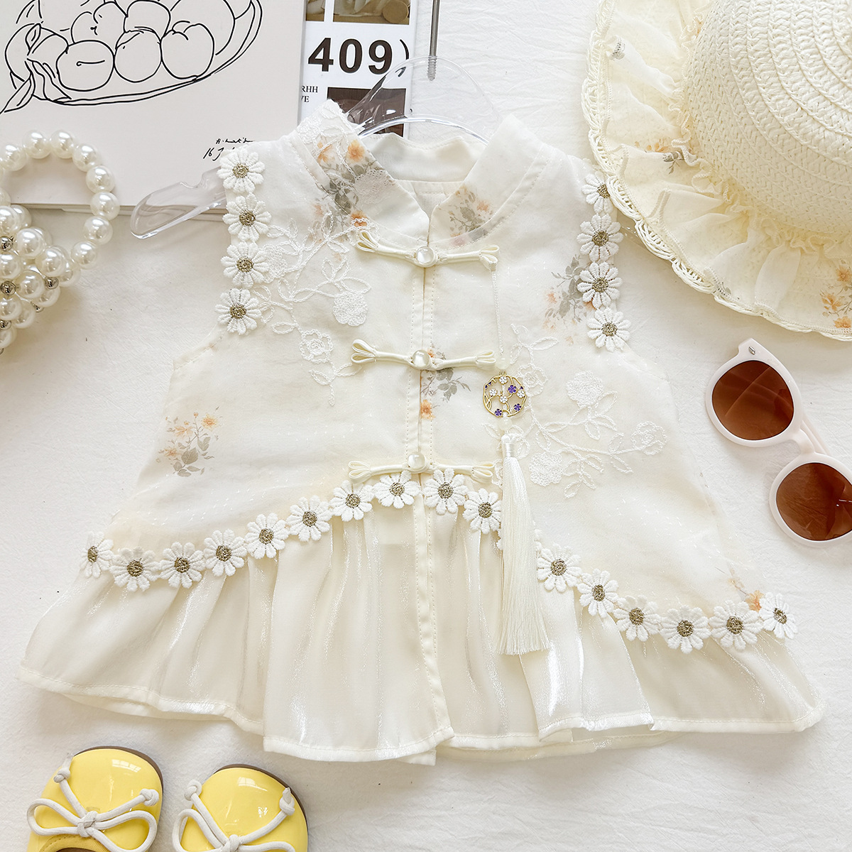 Floral Tee Shirt & Shorts - Image 2